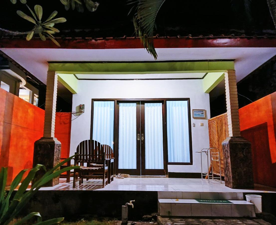 Creative Bungalow Beach Front Гілі-Траванган Екстер'єр фото